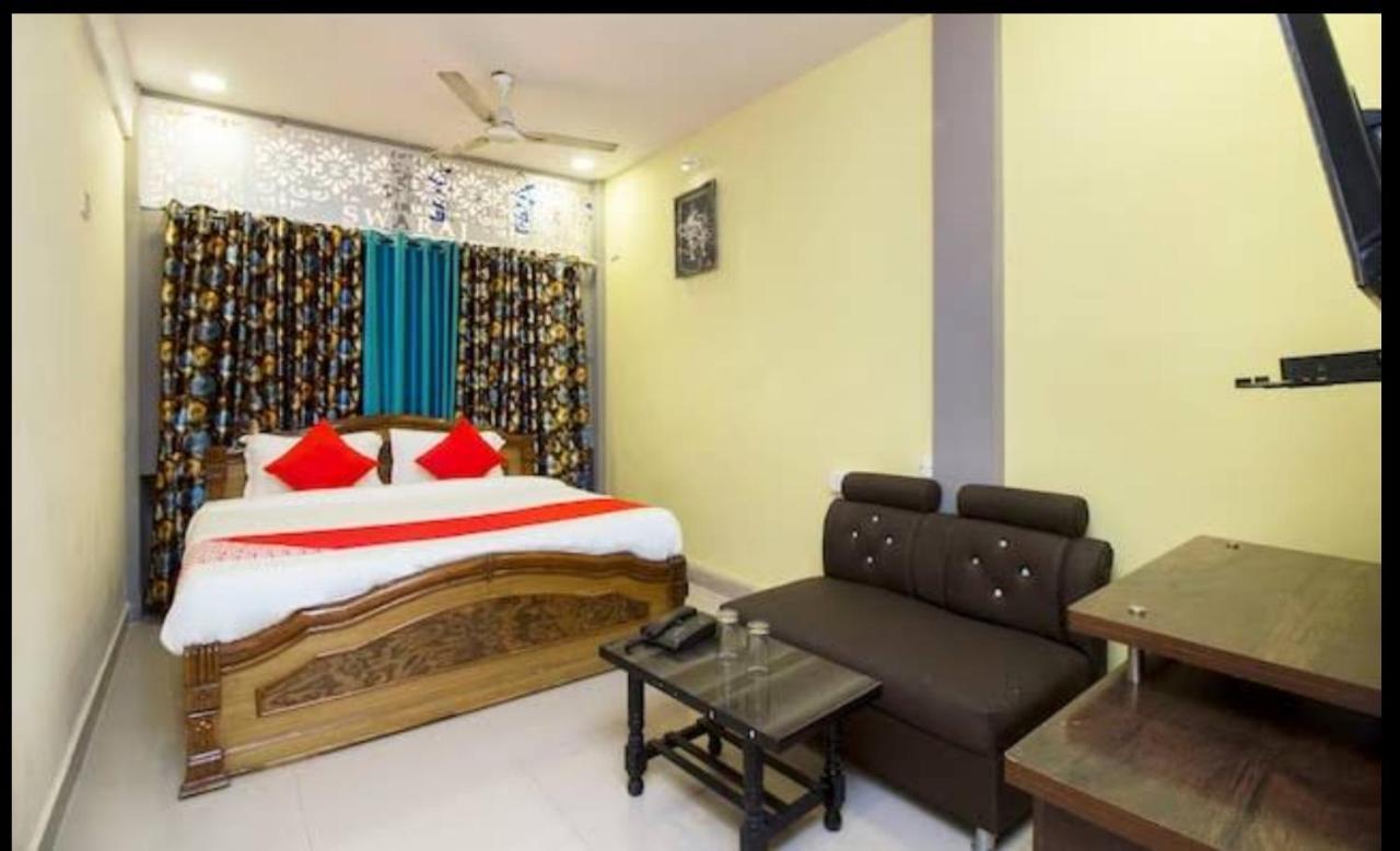 Hotel Swaraj Logde Panvel Exterior photo